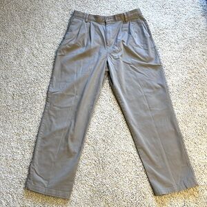 Men’s DOCKERS Pleated Stretch Twill Khakis 
36 W x 32 L